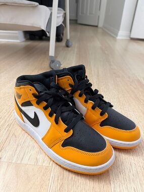 Nike Kids Mid-Top Sneakers in Black, Orange & White
